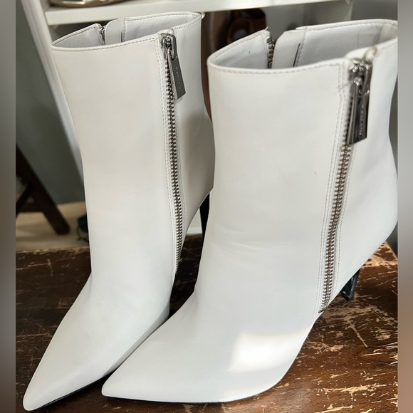 Michael Kors White booties - Picture 6 of 6